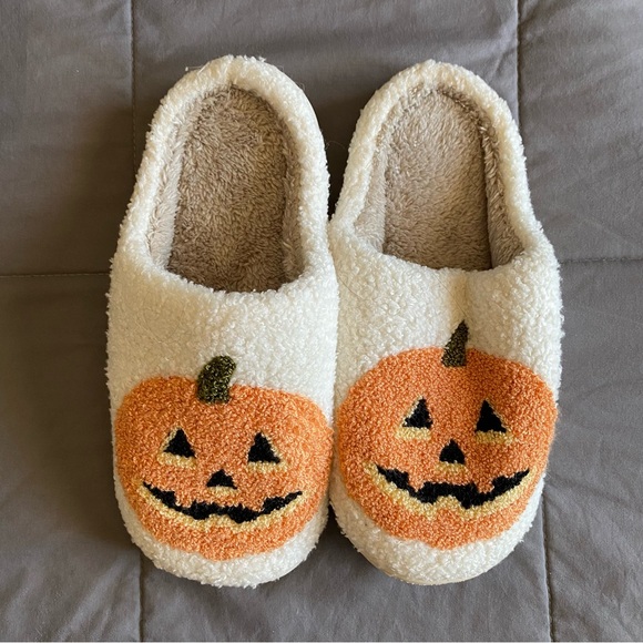Unbranded Shoes - NWOB Pumpkin Halloween Slippers Women's 41-42 9-10 Size Cozy Fall Spooky Fun